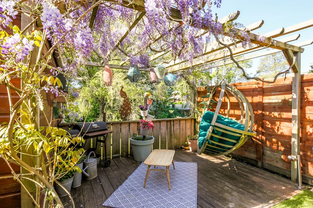 Charming maisonnette apartment with sunny south-facing garden and carport — 31