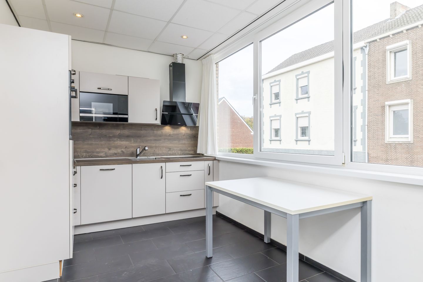 Photo 10 of Schaesbergerstraat 75-A