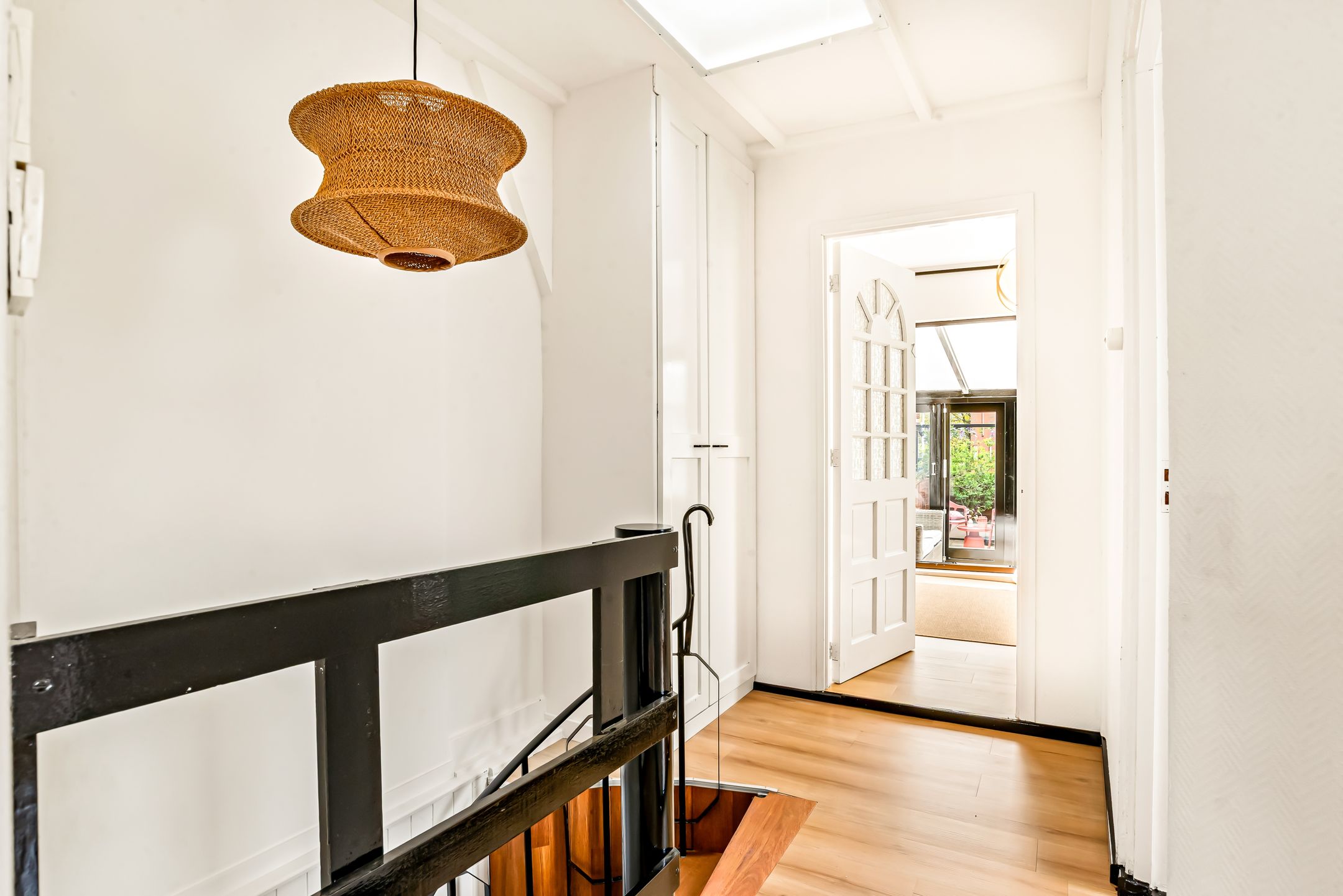 Spacious Family Home with Rooftop Terrace and Home Office Potential — 27