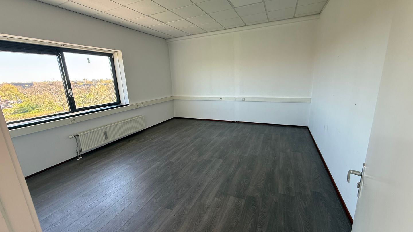 Bekijk foto 5 van Laan van Waalhaven 287