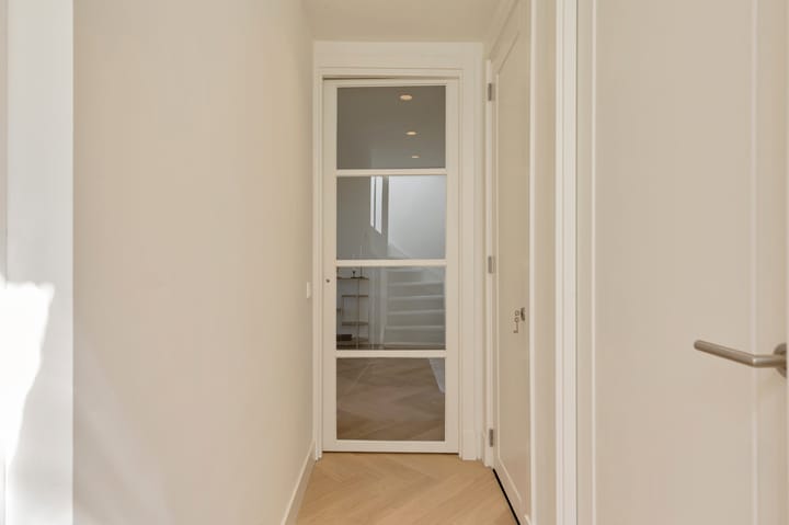 Photo 5 of Reinier Claeszenstraat 51-4