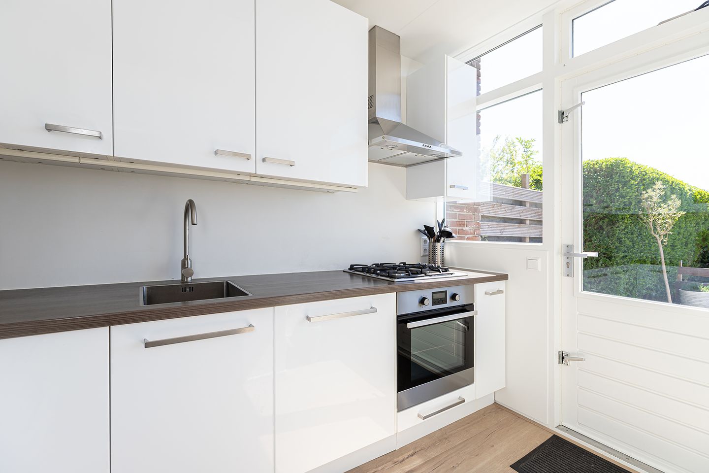 Photo 10 of Beekmanstraat 145
