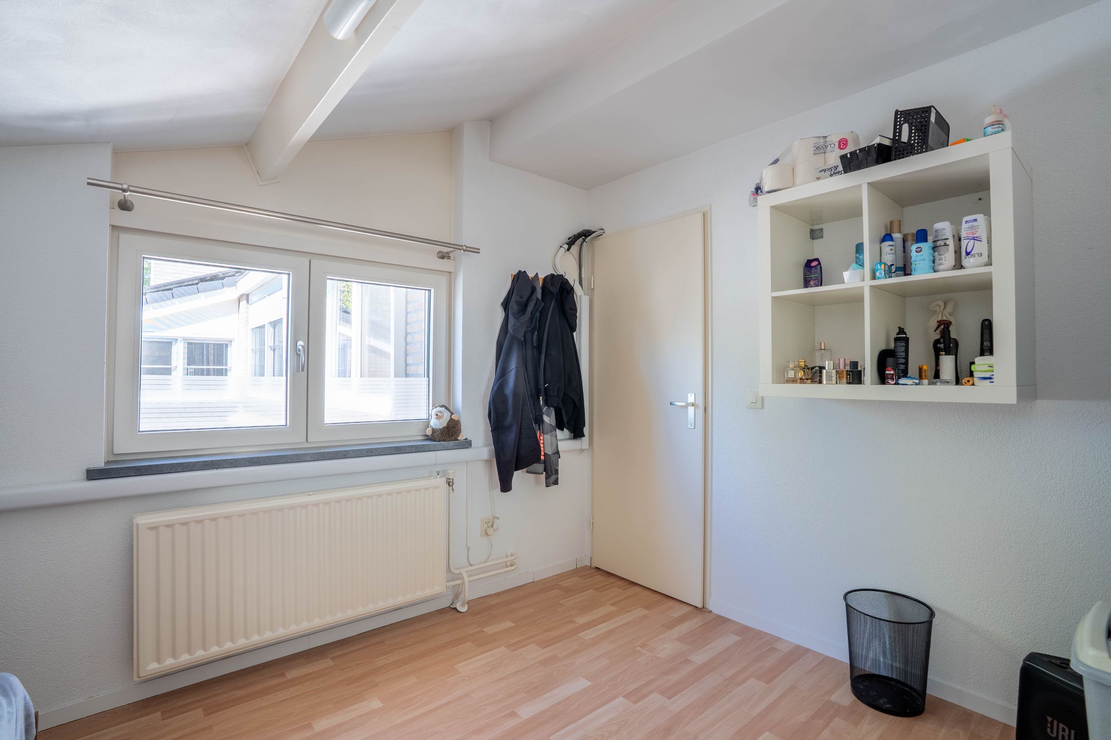Photo 39 of Foxtrotstraat 6