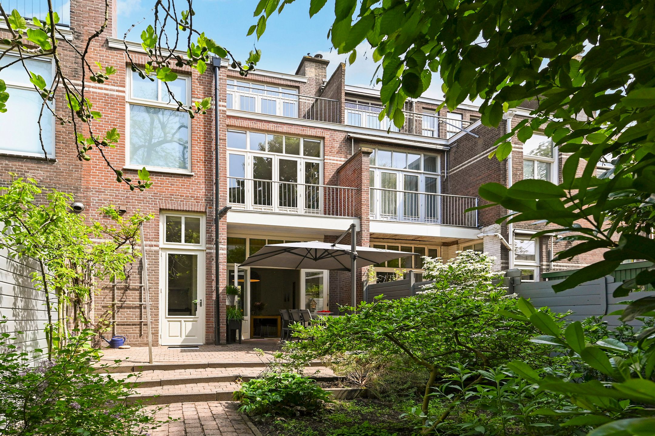 Photo 3 of Emmastraat 49