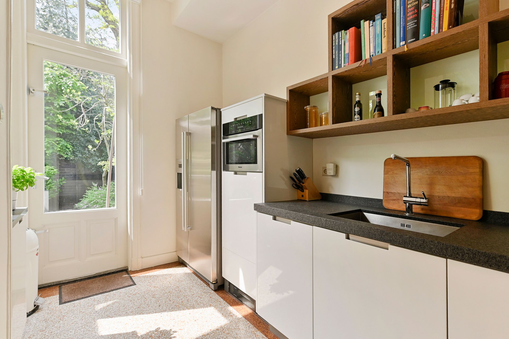 Photo 15 of Emmastraat 49