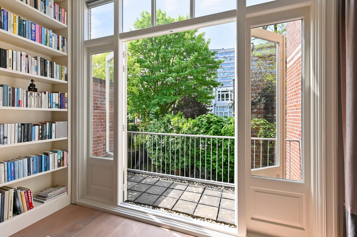 Photo 34 of Emmastraat 49