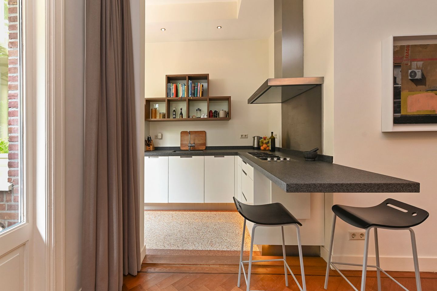 Photo 14 of Emmastraat 49