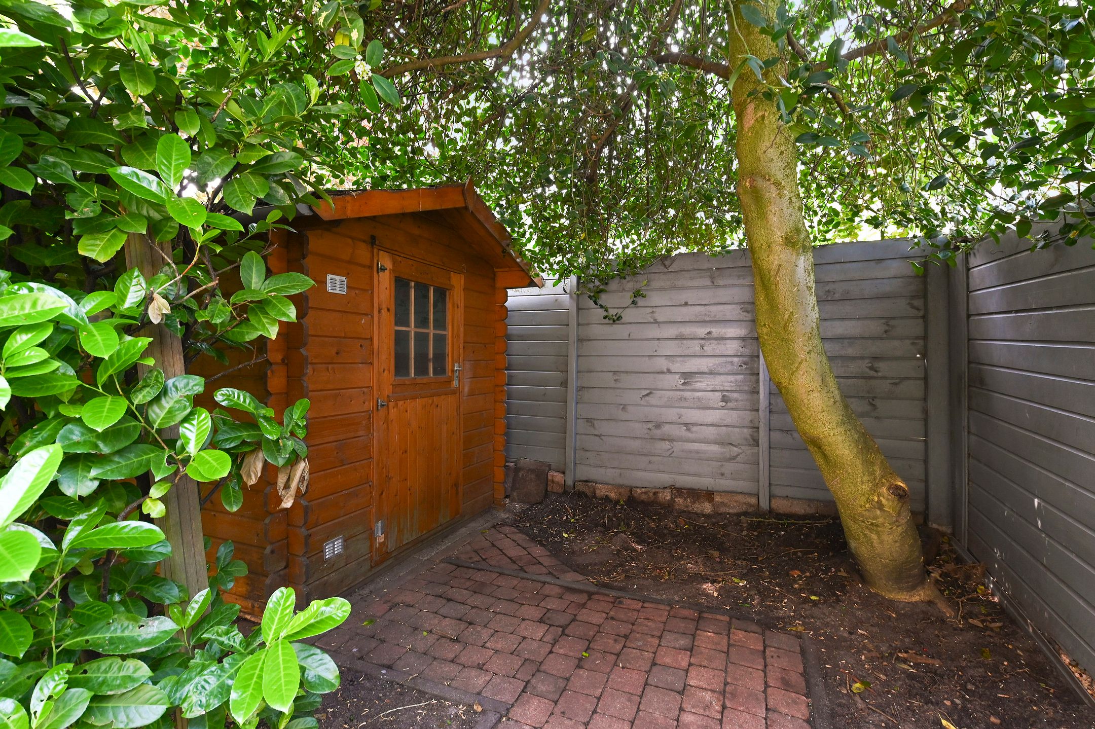 Photo 21 of Emmastraat 49