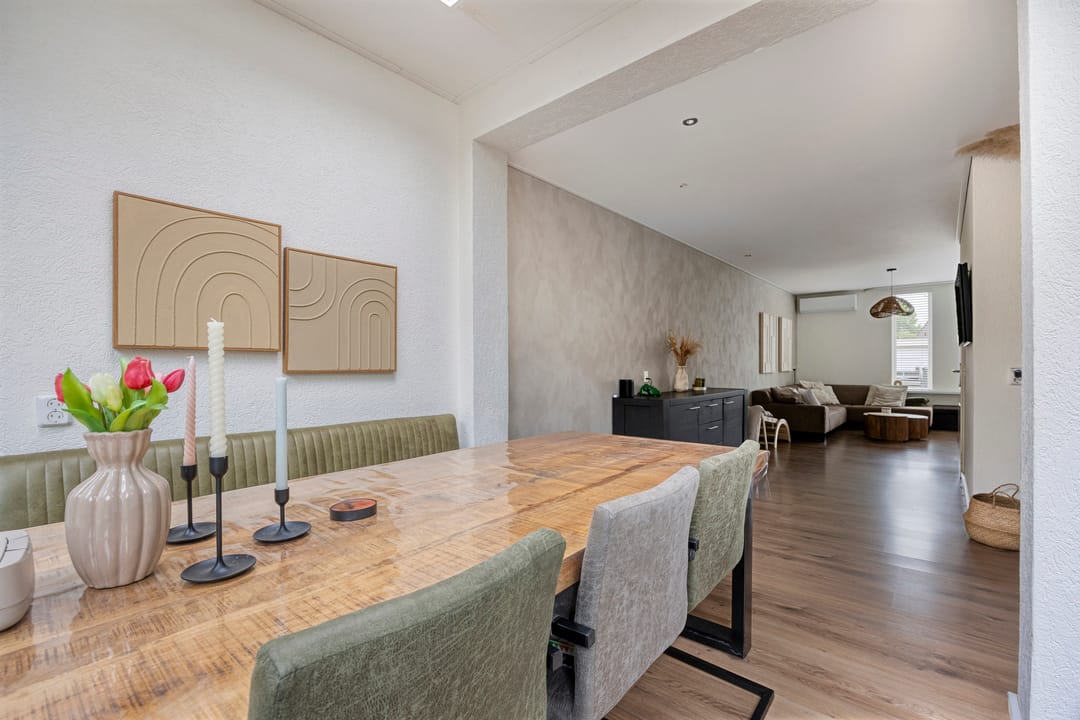 Move-in Ready Semi-Detached Home in Quiet Heel Location — 16