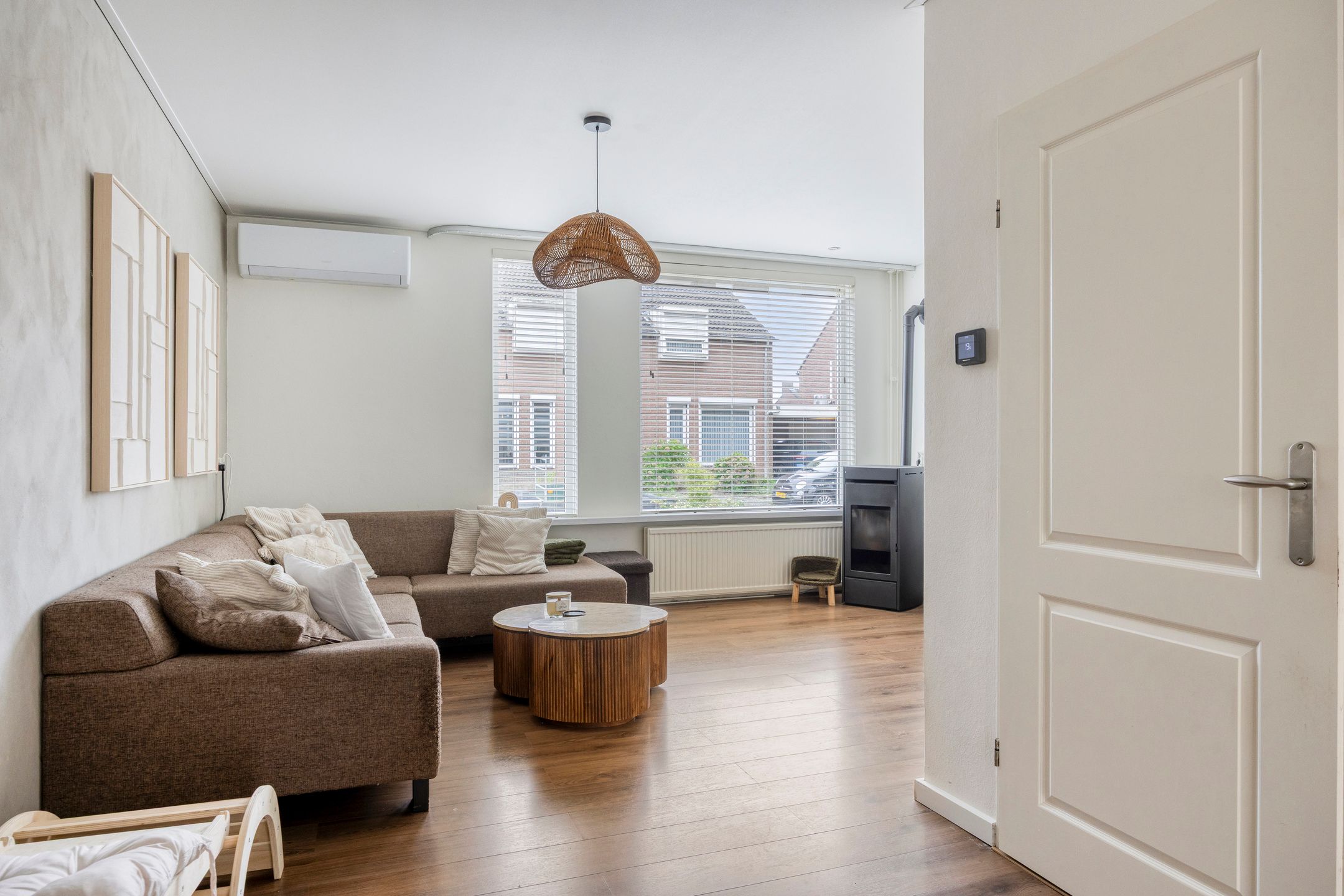 Move-in Ready Semi-Detached Home in Quiet Heel Location — 9