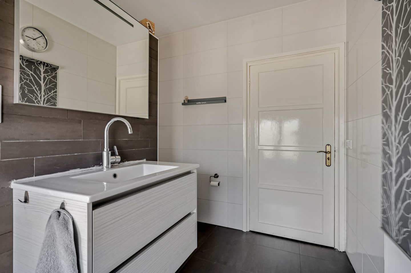 Photo 19 of Paulstraat 2