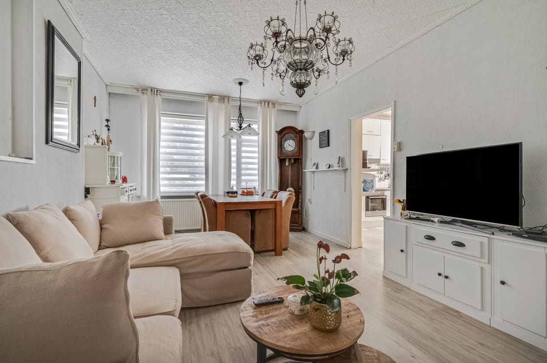 Photo 13 of Paulstraat 2