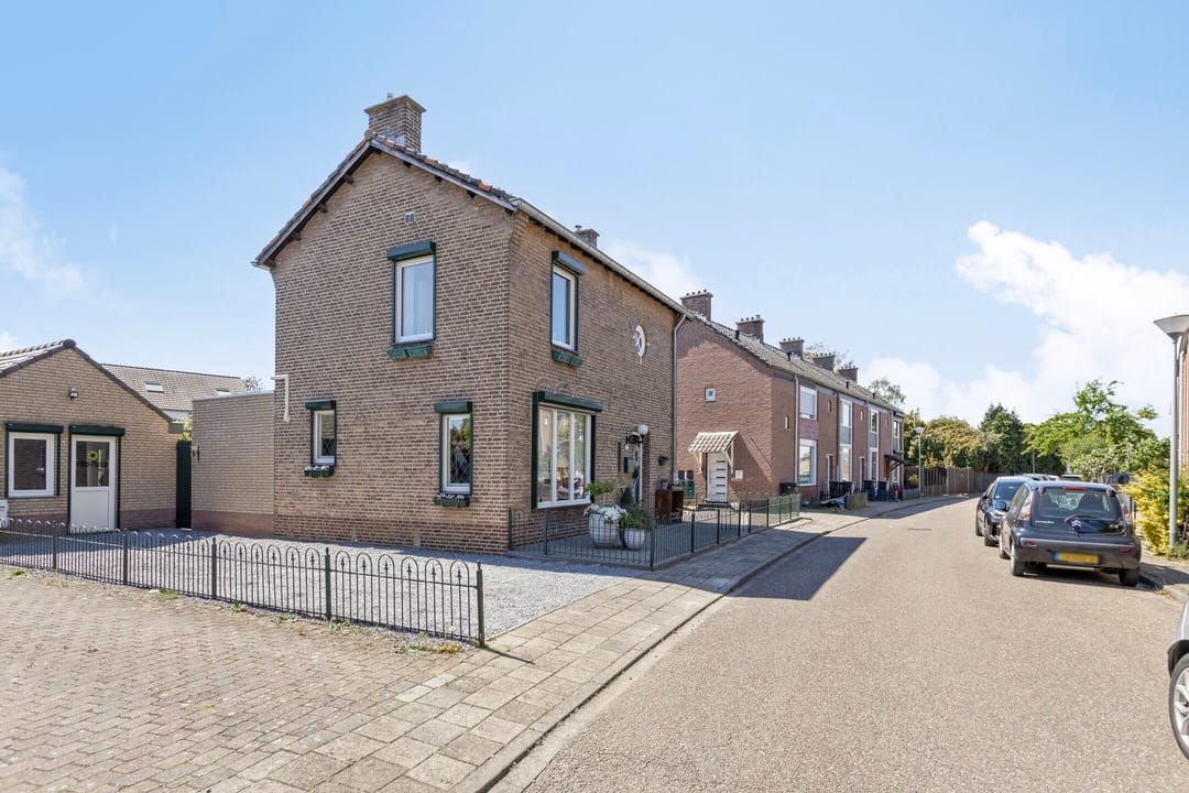 Photo 41 of Burgemeester Beerenbroekstraat 46