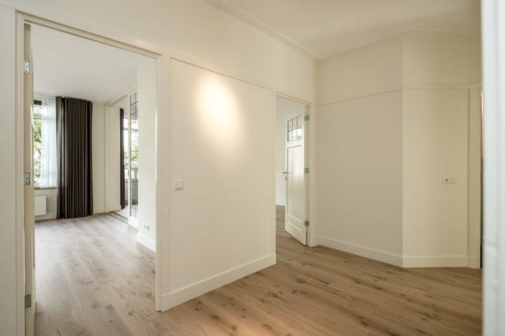 Photo 2 of Milletstraat 29-1