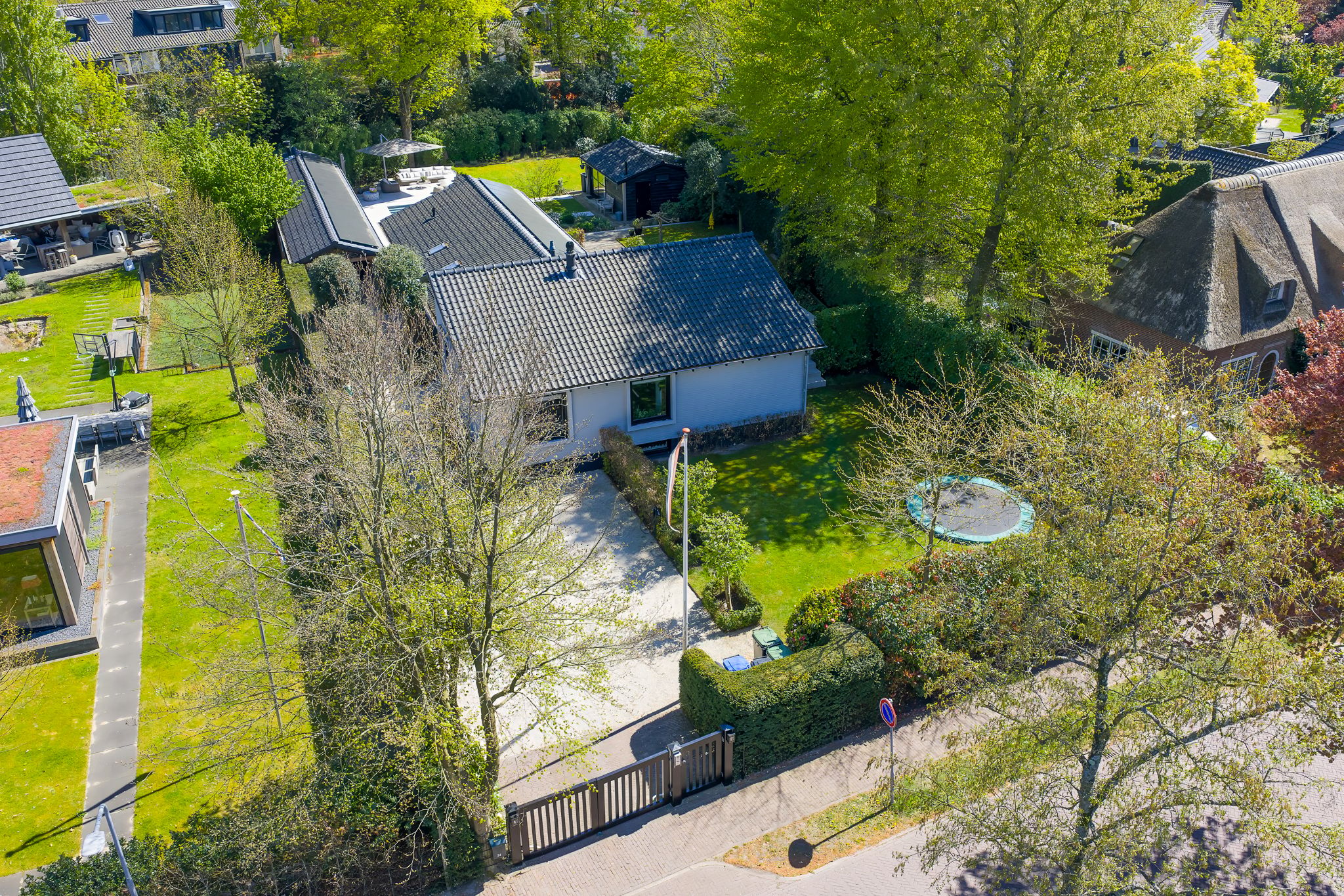 Exclusive Detached Villa with Guesthouse and Heated Pool in Laren — 66