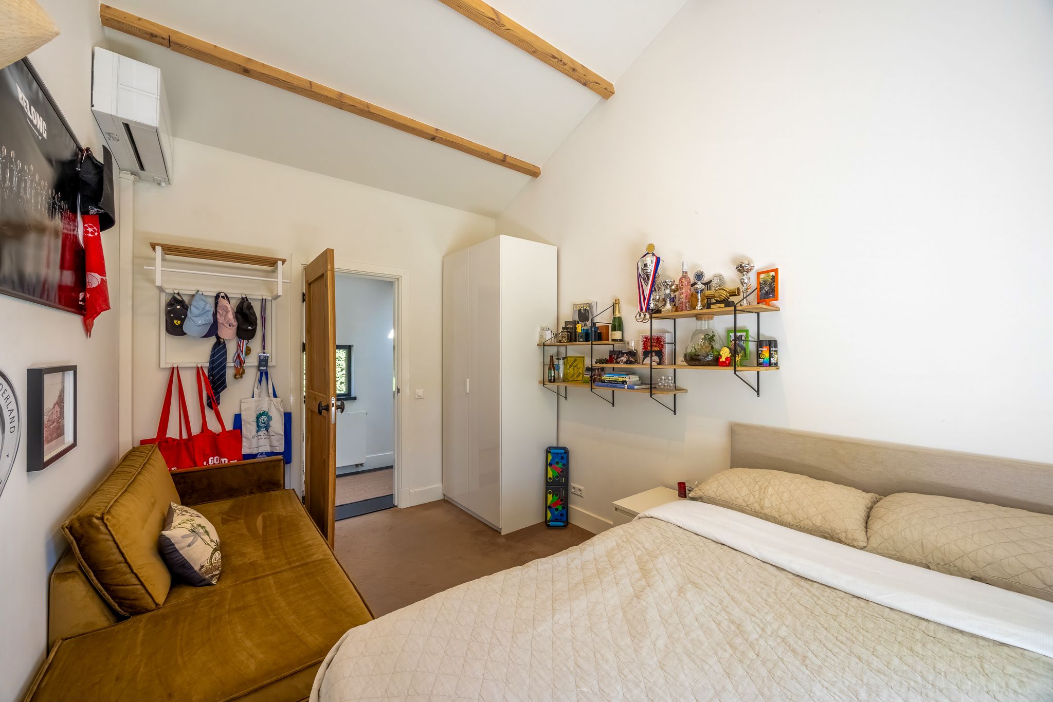 Exclusive Detached Villa with Guesthouse and Heated Pool in Laren — 33