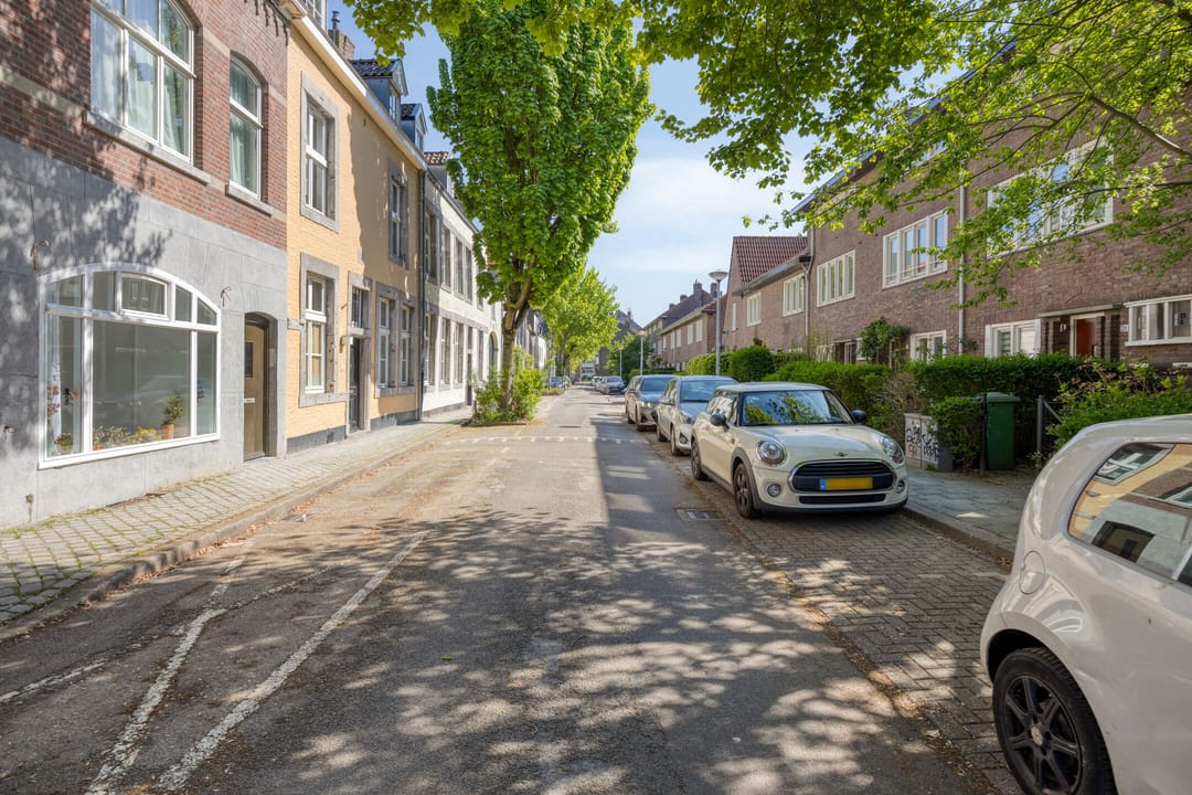 Foto 32 van Jekerstraat 15-A