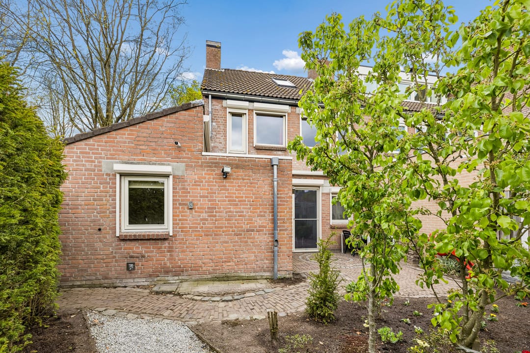 Spacious Corner Home with Panoramic Nature Views in De Blaak — 41