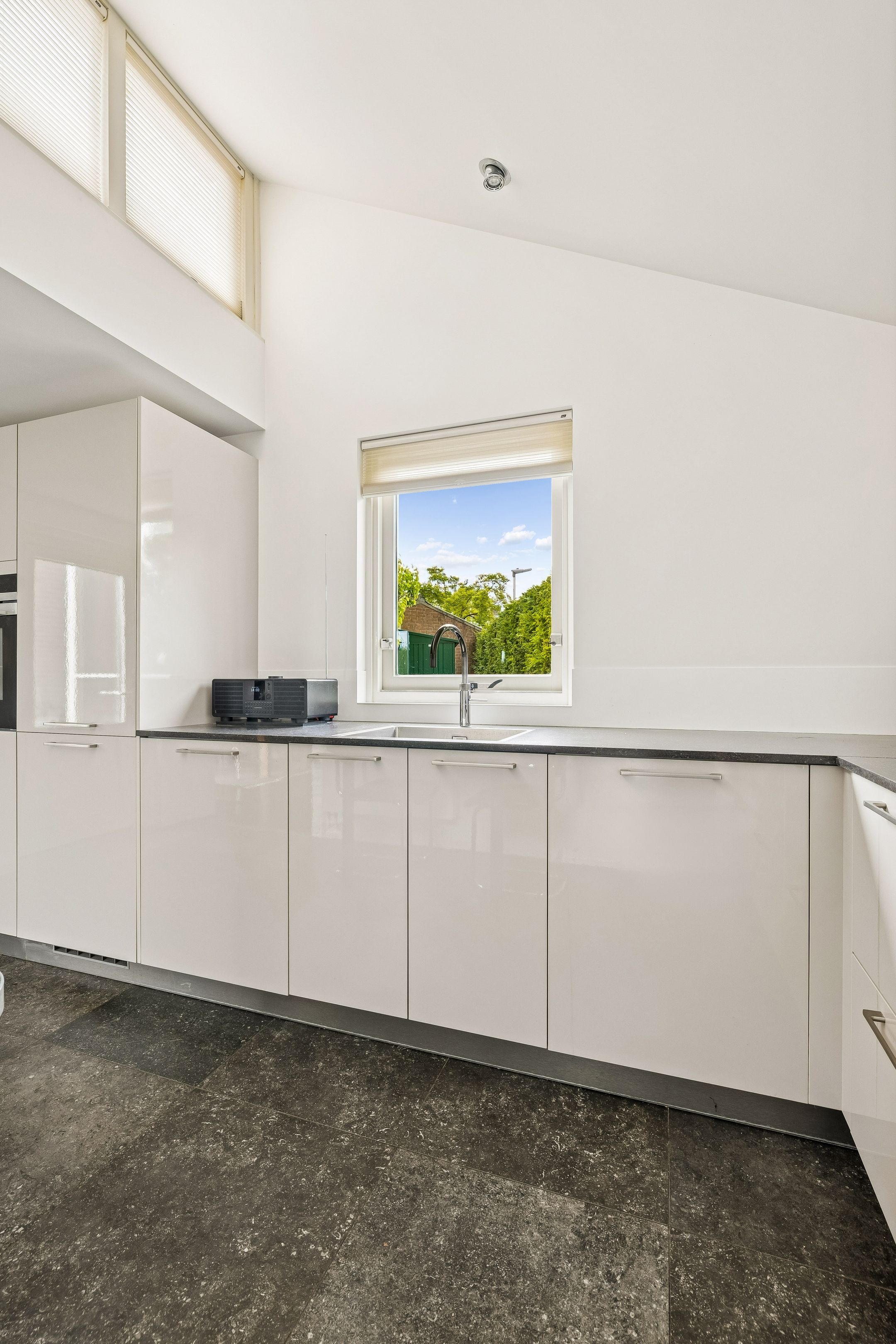 Spacious Corner Home with Panoramic Nature Views in De Blaak — 18