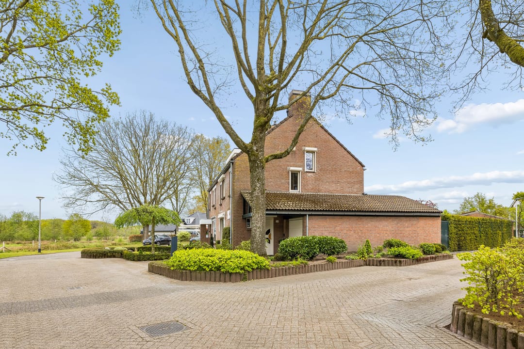 Spacious Corner Home with Panoramic Nature Views in De Blaak — 43