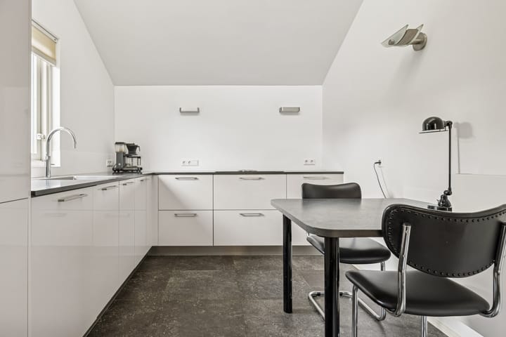 Hoekwoning te koop: Vierbanse Gantel 24, Tilburg