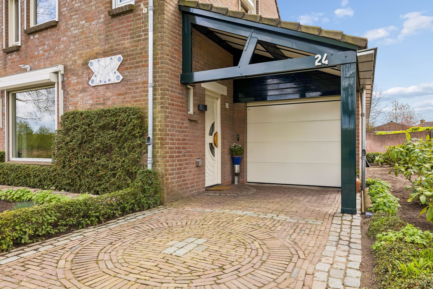 Spacious Corner Home with Panoramic Nature Views in De Blaak — 44