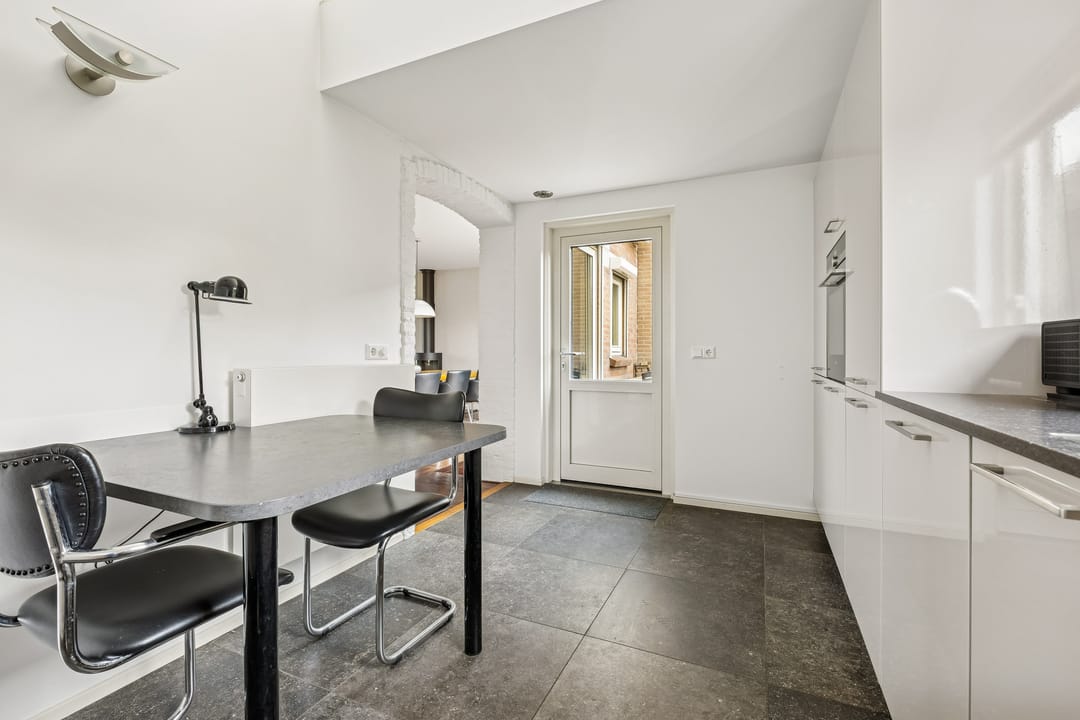 Spacious Corner Home with Panoramic Nature Views in De Blaak — 16