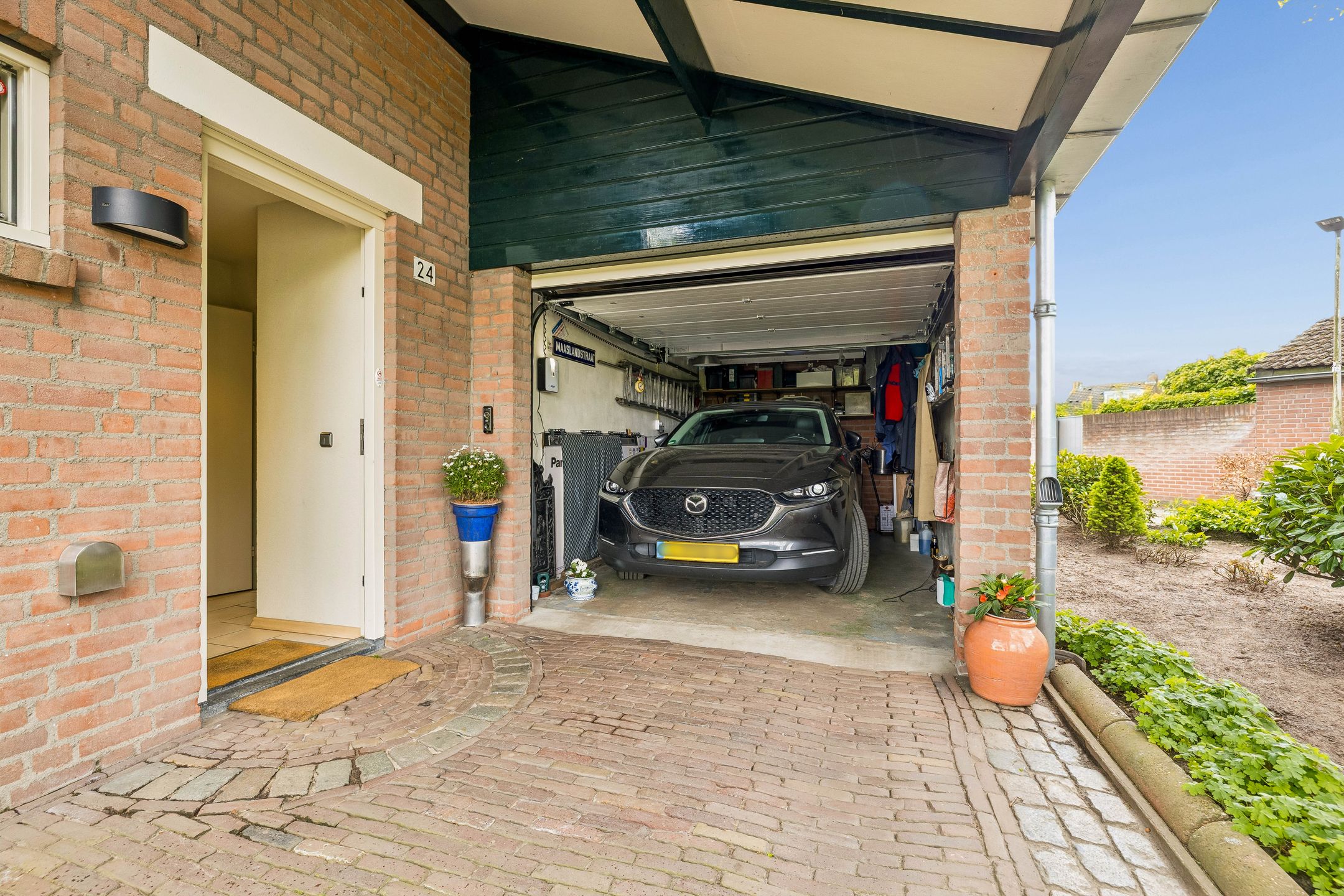 Spacious Corner Home with Panoramic Nature Views in De Blaak — 45
