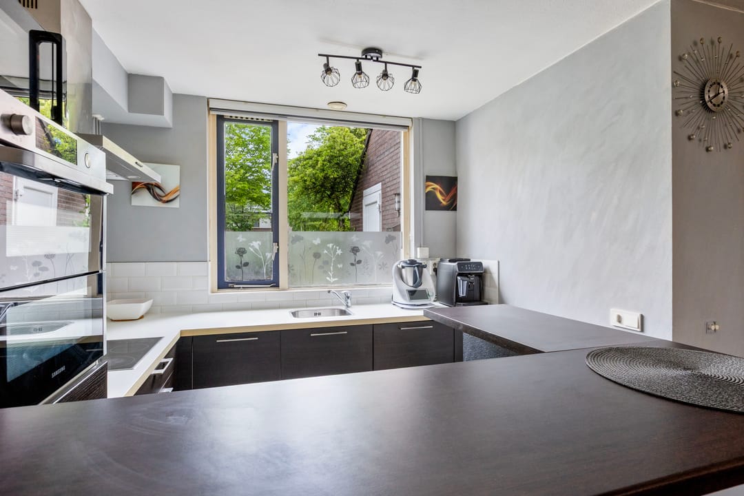 Photo 8 of Groenlostraat 12