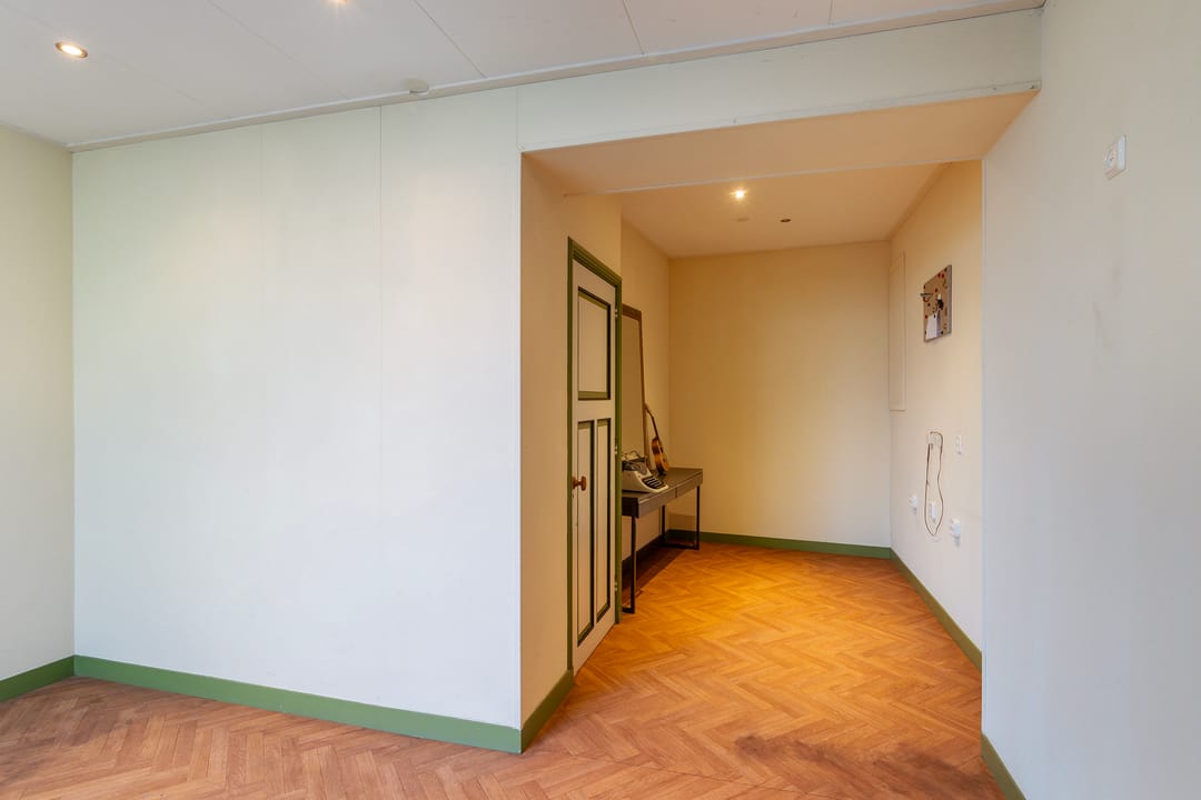 Photo 16 of Brugstraat 31