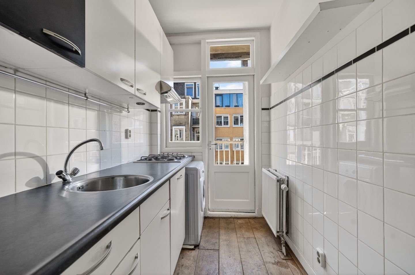 Bright Two-Bedroom Apartment with Sunny Balcony in De Pijp — 14