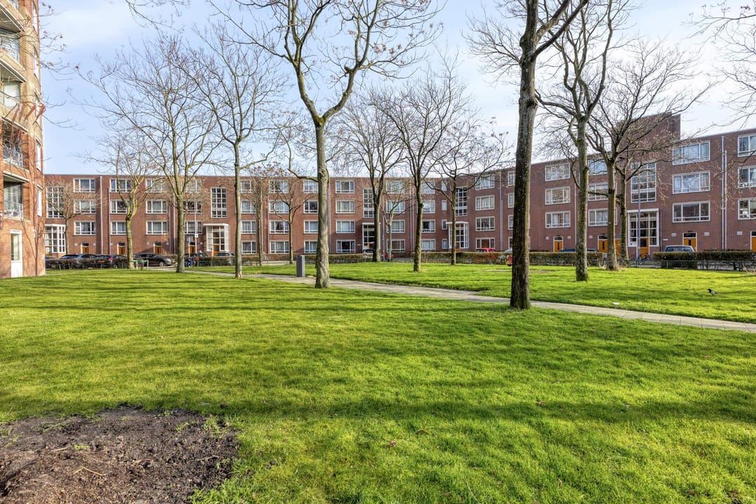 Spacious ground floor apartment with sunny garden in popular Katendrecht — 28