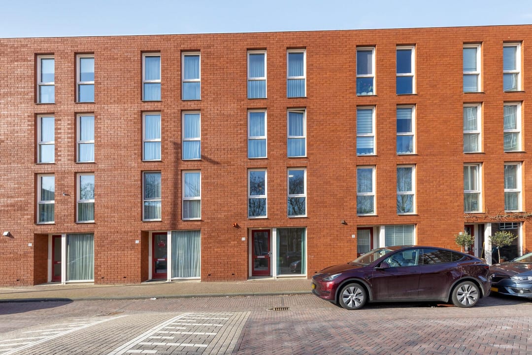 Spacious ground floor apartment with sunny garden in popular Katendrecht — 22