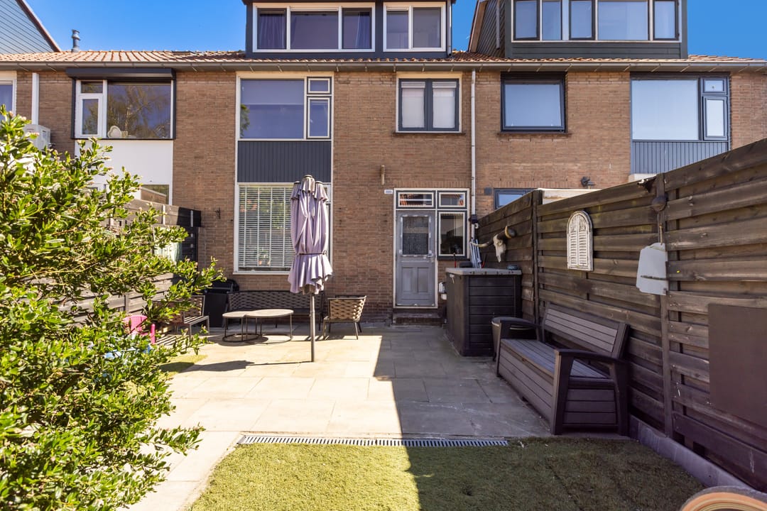 Photo 23 of Beatrixstraat 11