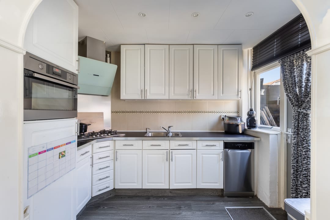Photo 16 of Beatrixstraat 11