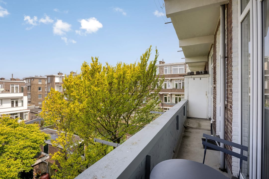 Bright 3-Bedroom Apartment with Modern Amenities in Popular Leyenburg District — 28