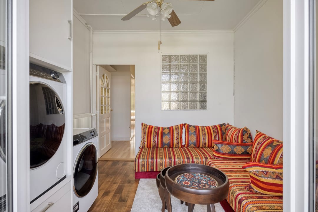 Bright 3-Bedroom Apartment with Modern Amenities in Popular Leyenburg District — 17