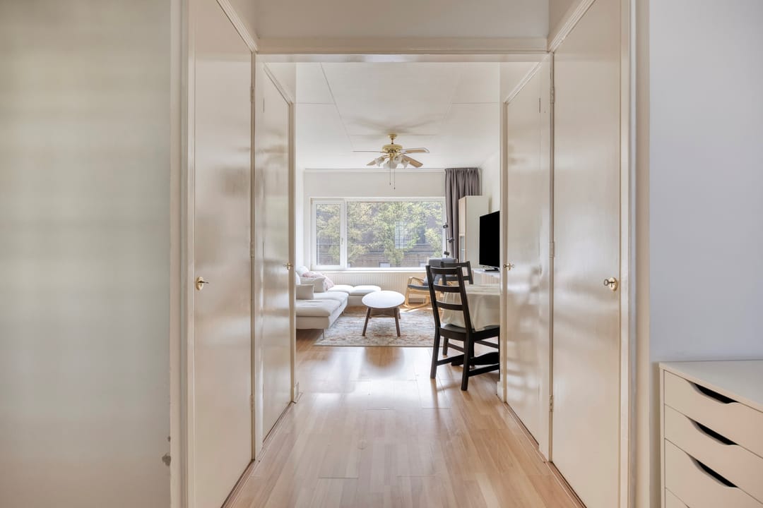 Bright 3-Bedroom Apartment with Modern Amenities in Popular Leyenburg District — 13