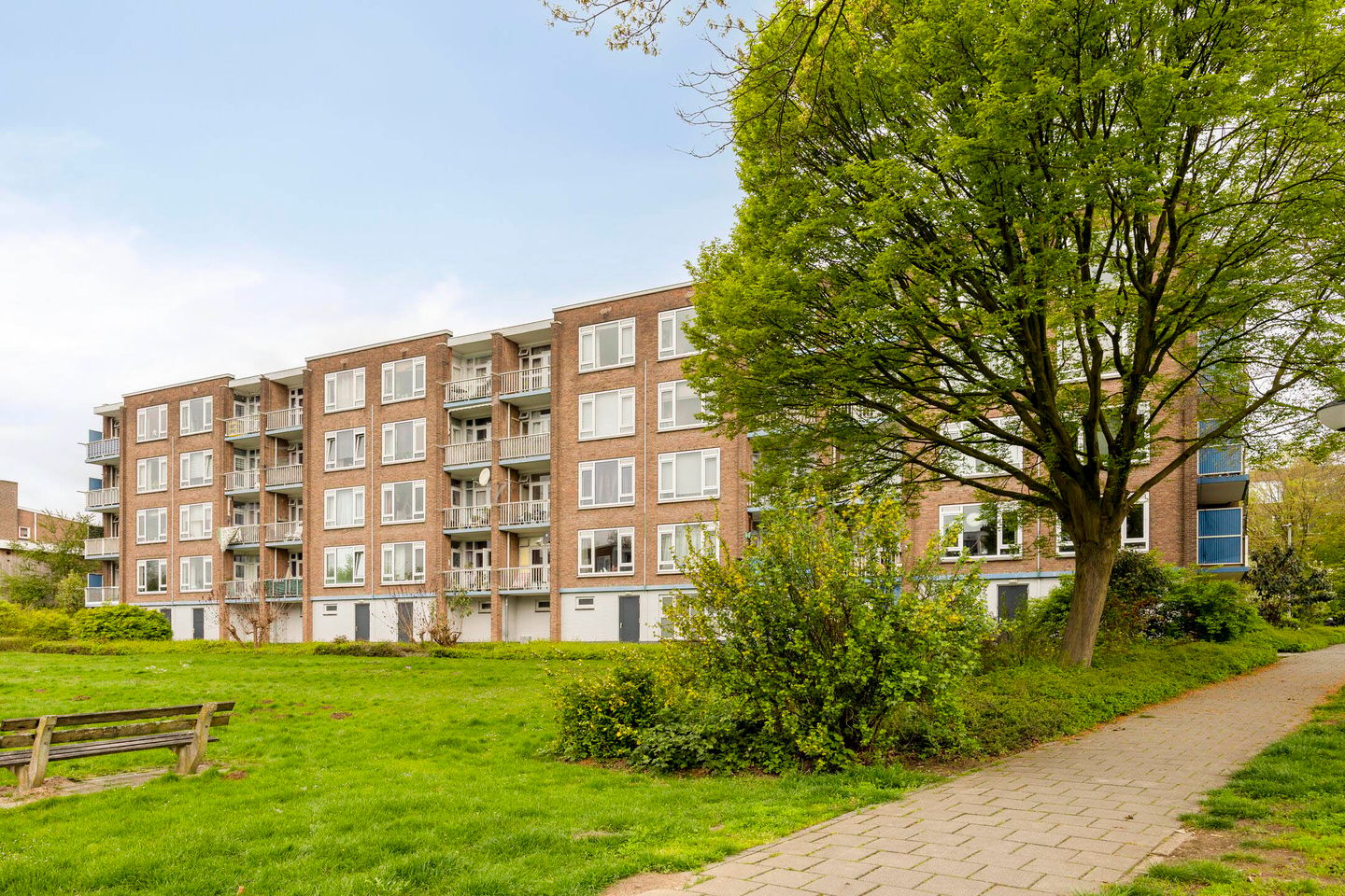 Foto 44 van Burgemeester Bloemersweg 46-1