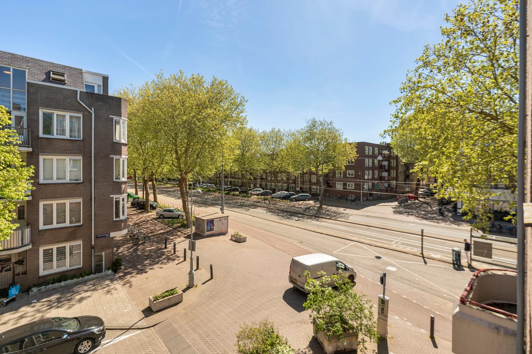 Photo 31 of Haroekoestraat 14-C