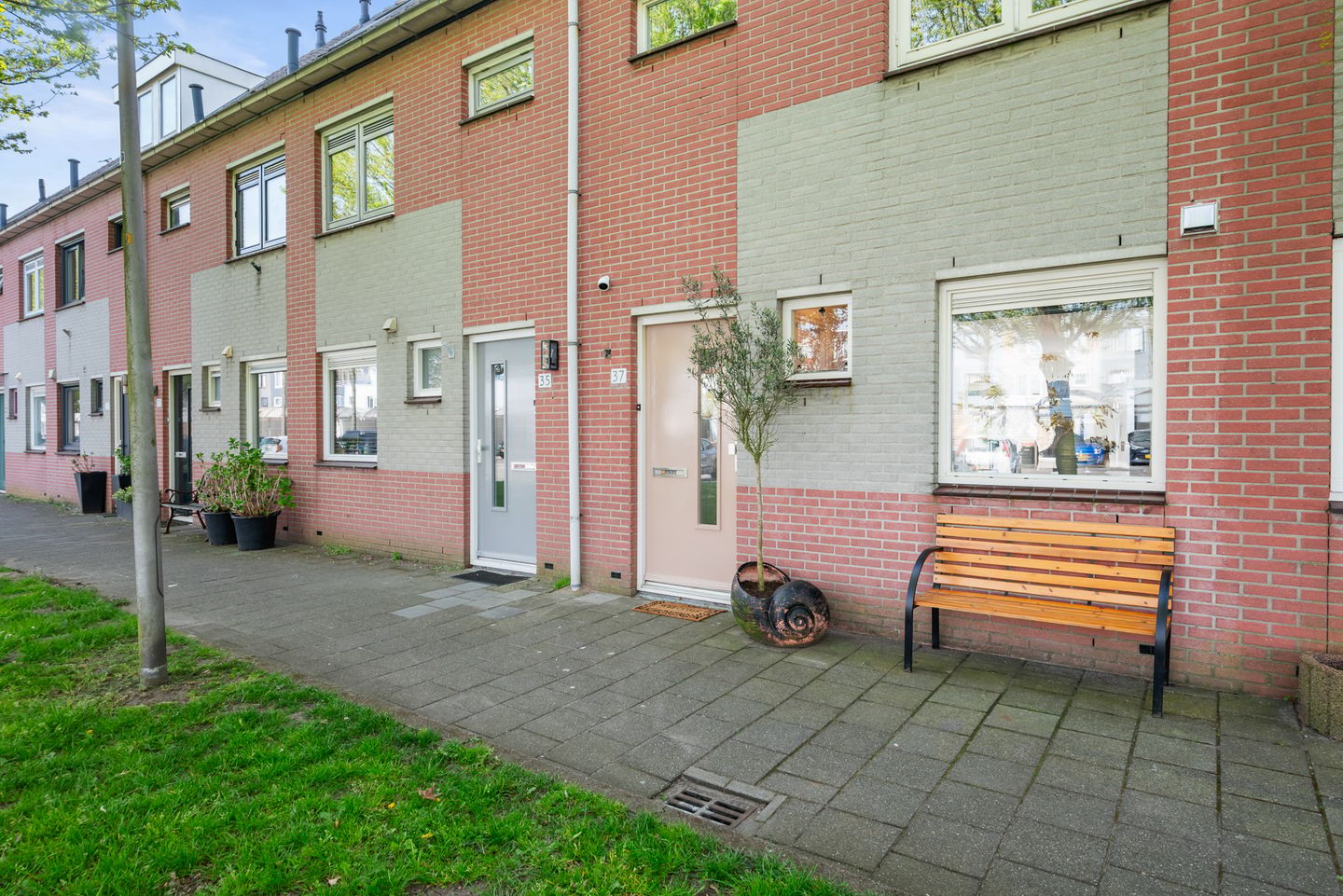 Photo 35 of Aletta Jacobsstraat 37