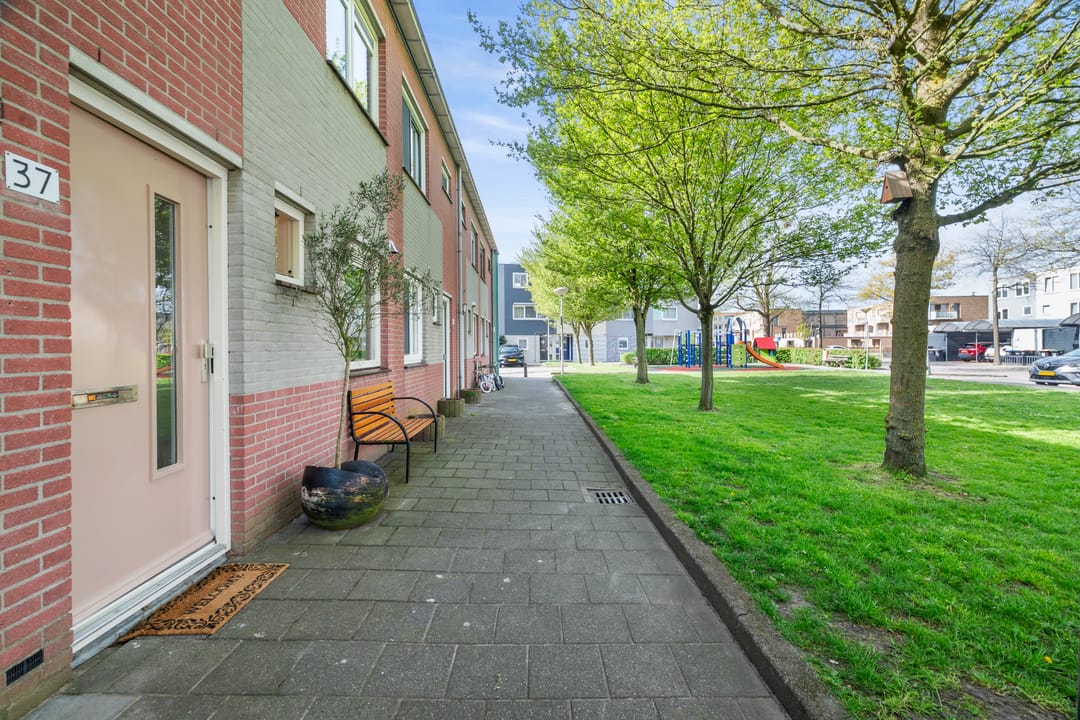 Photo 37 of Aletta Jacobsstraat 37