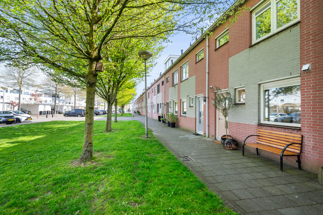 Photo 38 of Aletta Jacobsstraat 37