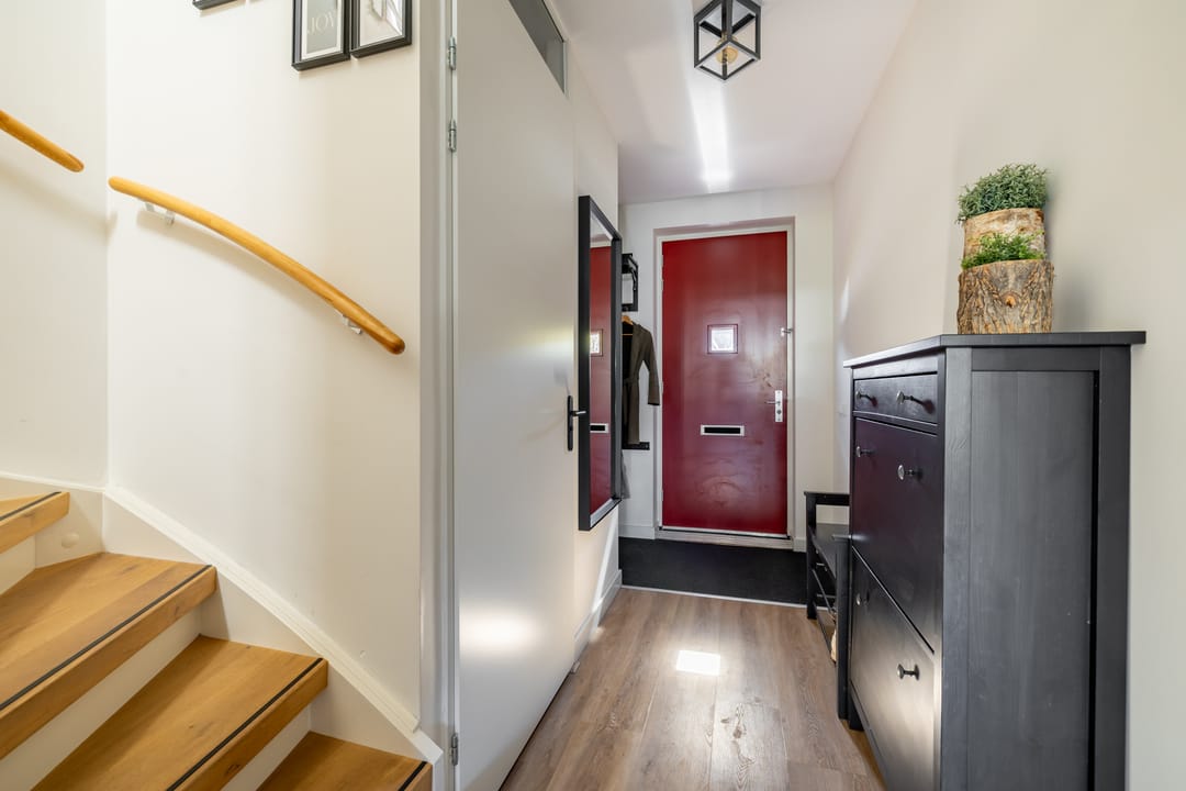 Spacious Five-Bedroom Family Home with Sunny West-Facing Garden in Purmerend — 23