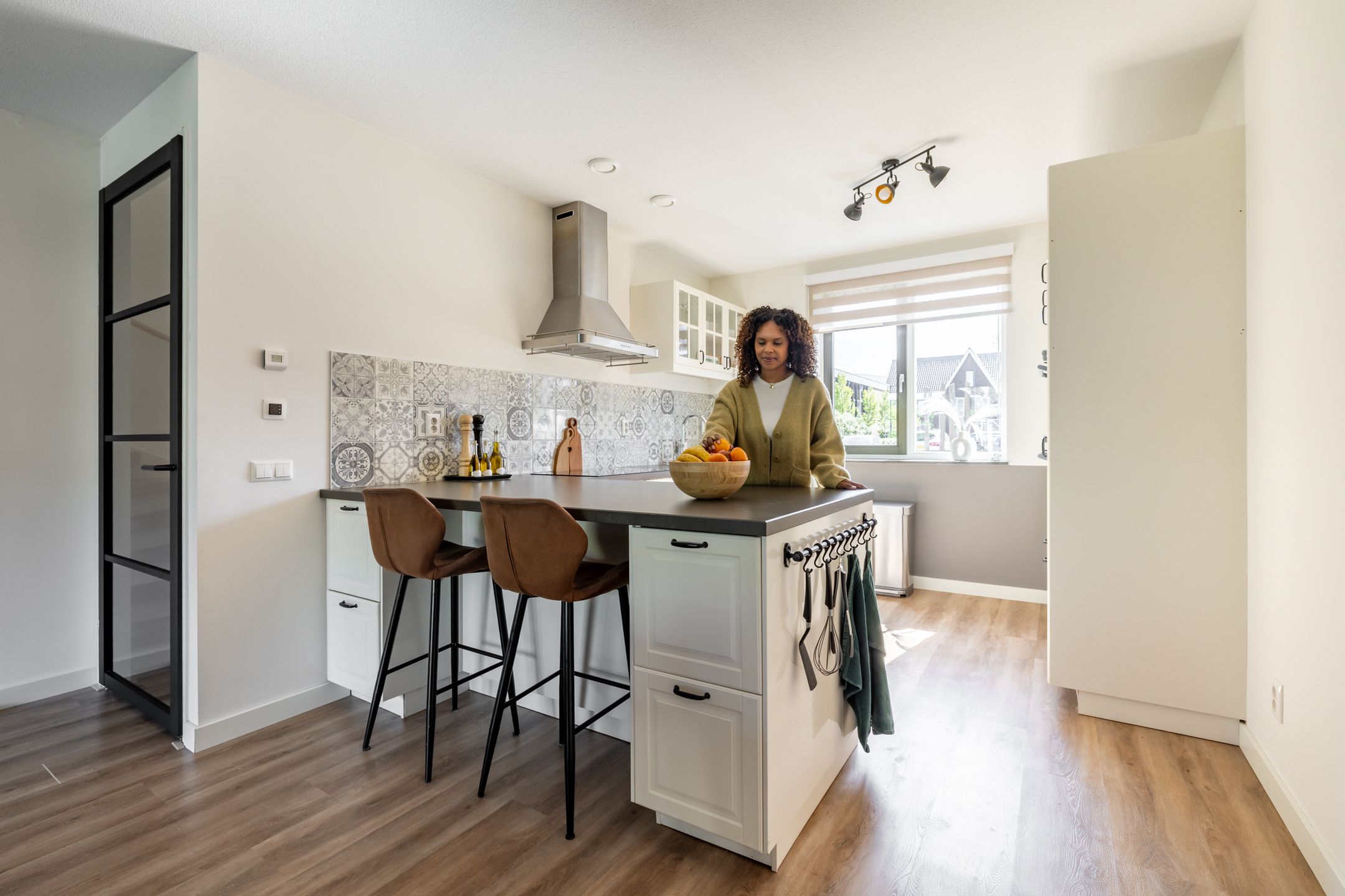 Spacious Five-Bedroom Family Home with Sunny West-Facing Garden in Purmerend — 18