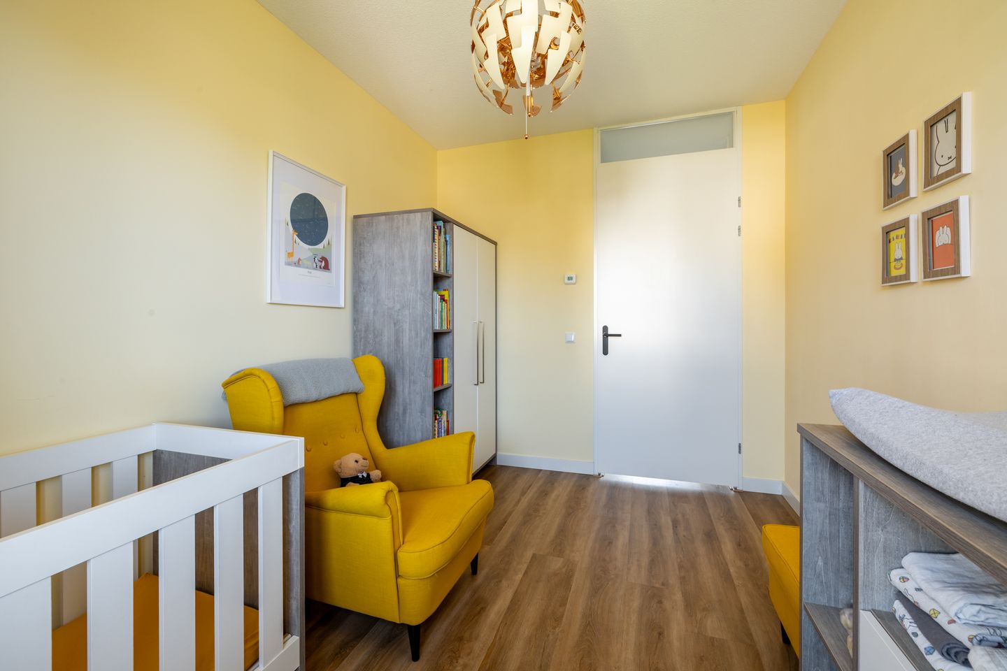 Spacious Five-Bedroom Family Home with Sunny West-Facing Garden in Purmerend — 29