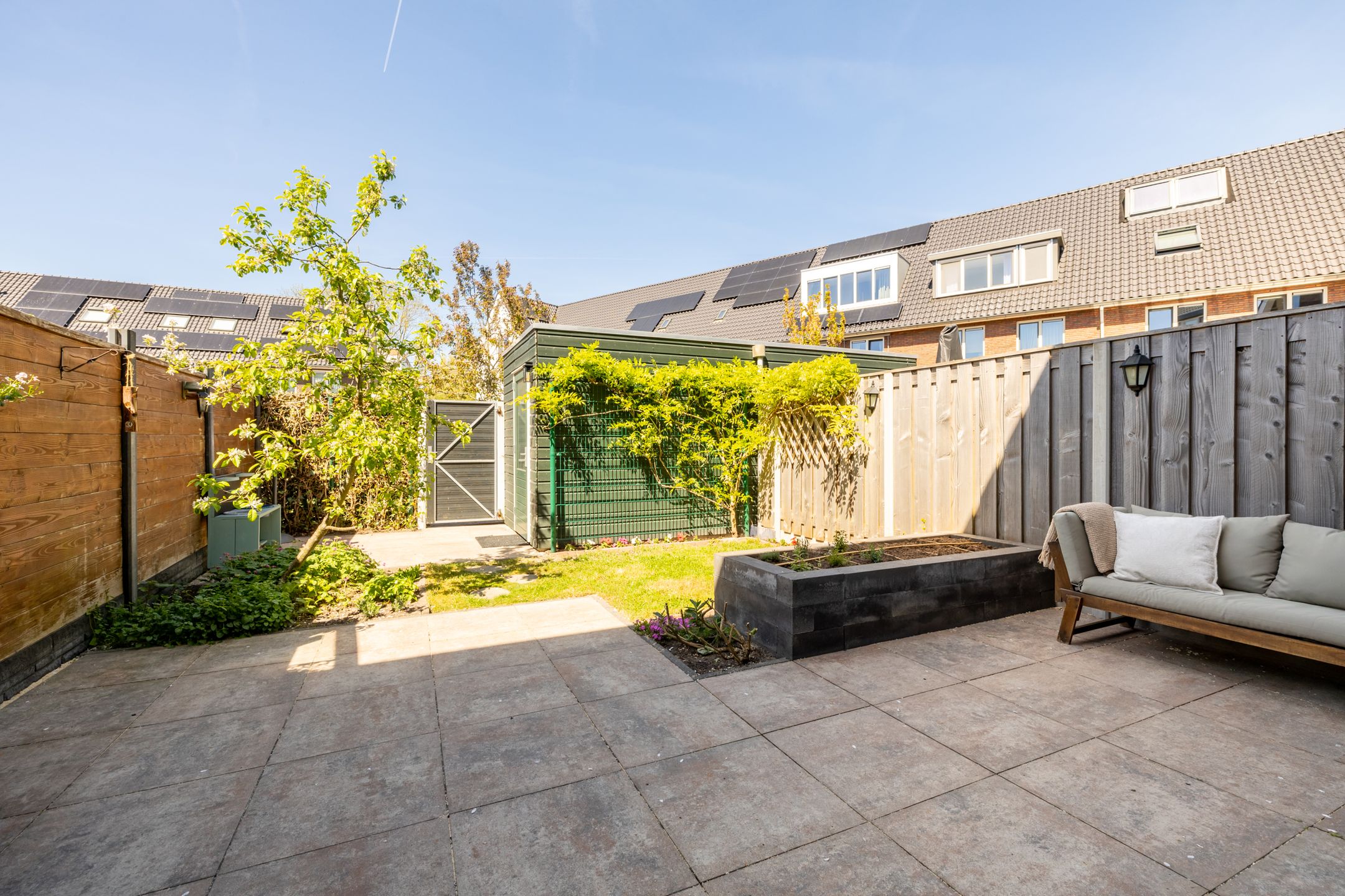 Spacious Five-Bedroom Family Home with Sunny West-Facing Garden in Purmerend — 45