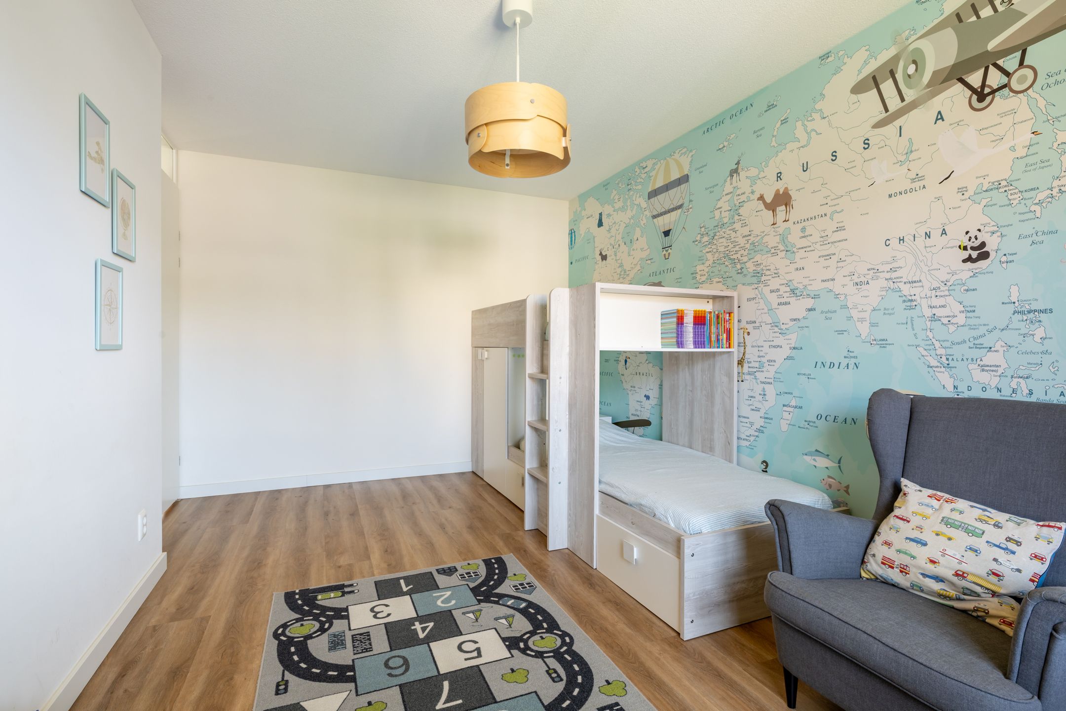 Spacious Five-Bedroom Family Home with Sunny West-Facing Garden in Purmerend — 27