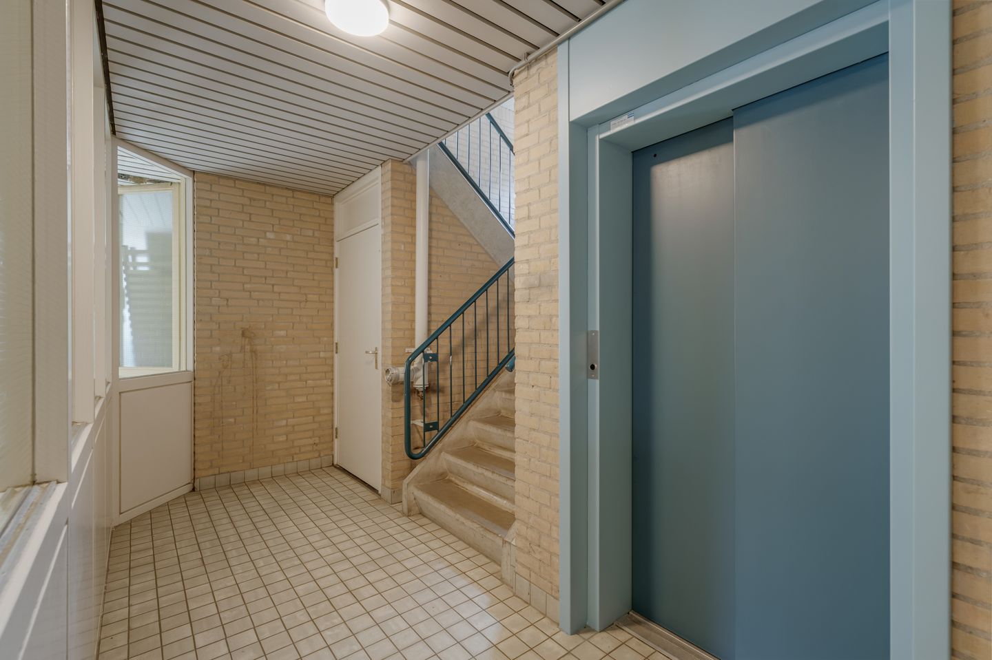 Modern 3-Room Apartment with Sunny South-Facing Balcony in Noordwijk — 25