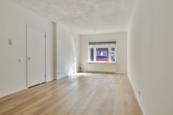 Photo 2 of Laurierstraat 88